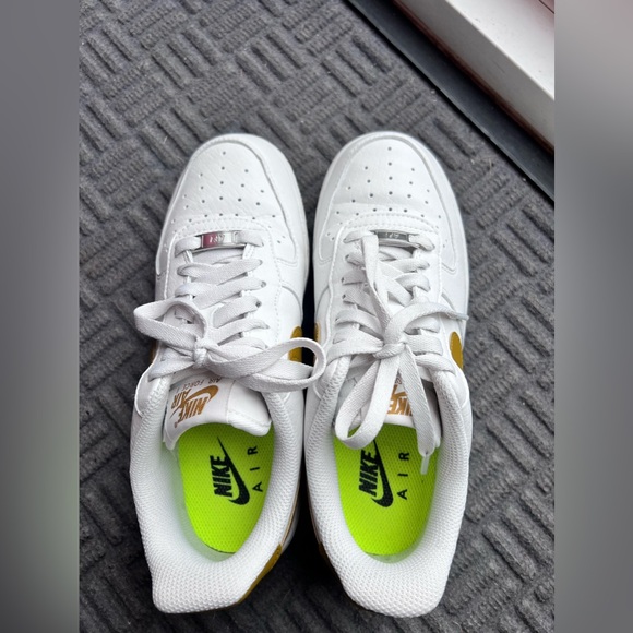 Nike Airforce US 7 wmns - Picture 3 of 5